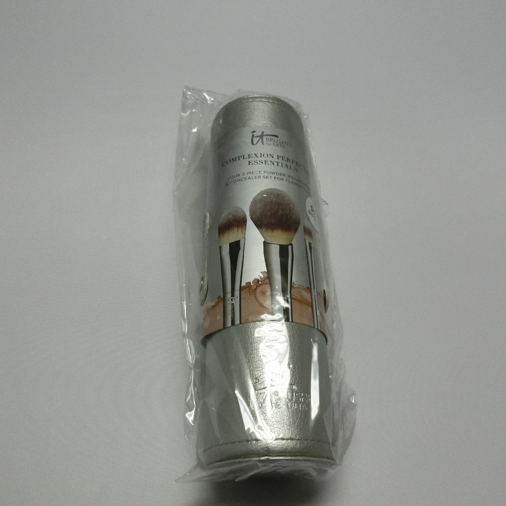 IT Cosmetics Brushes - Complexion Essentials Set